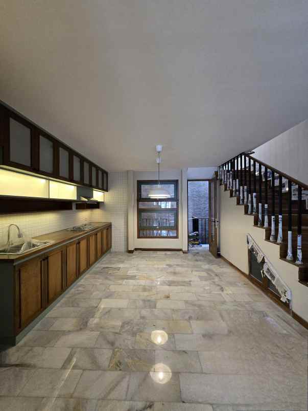 hunian dengan desain mewah di cipinang