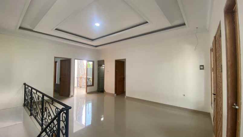 jual bu rumah 2 lantai di kebagusan jakarta selatan
