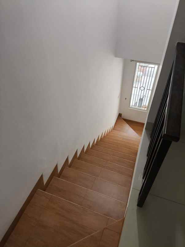 jual cepat rumah 2 lantai di cluster eropa sedayu city