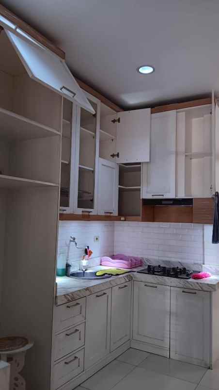 jual rumah furnished taman ratu indah jak bar