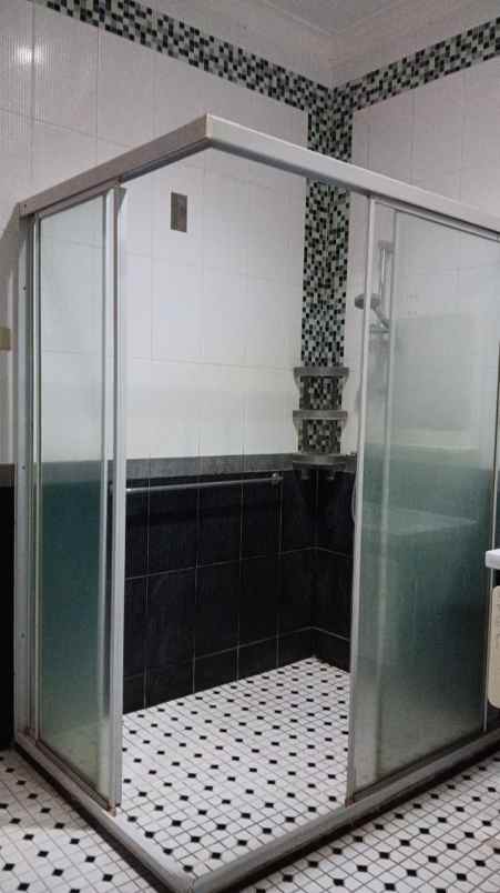 jual rumah furnished taman ratu indah jak bar