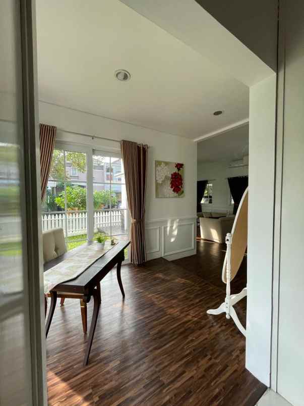 jual rumah hook kolam renang raffles hills cibubur