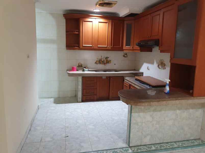 jual rumah taman palem lestari