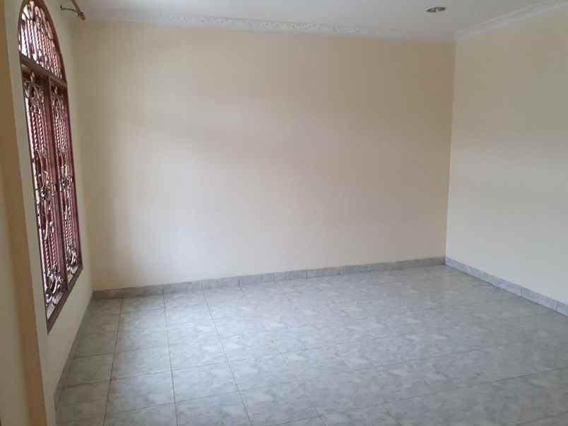 jual rumah taman palem lestari