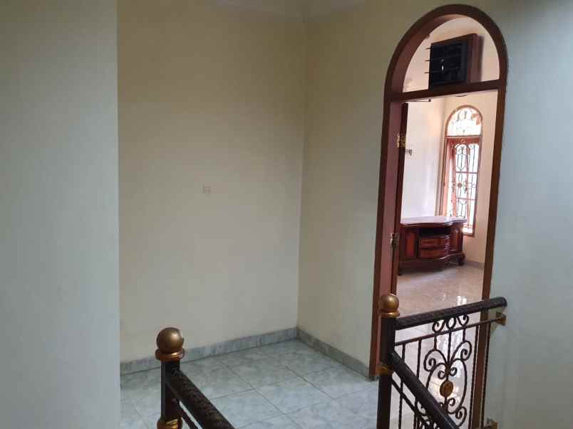 jual rumah taman palem lestari