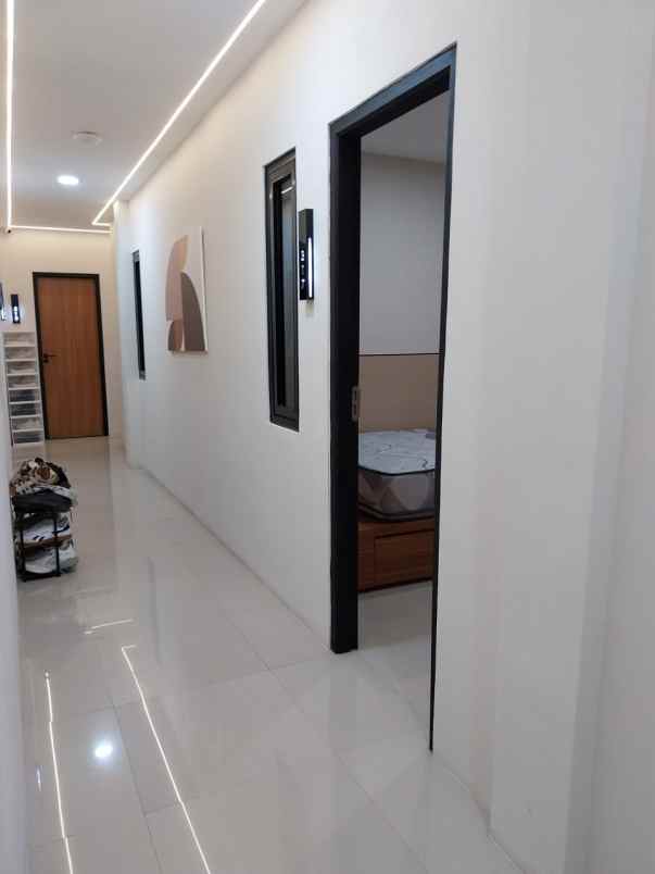 kosan baru modern 63 kamar di jakarta selatan