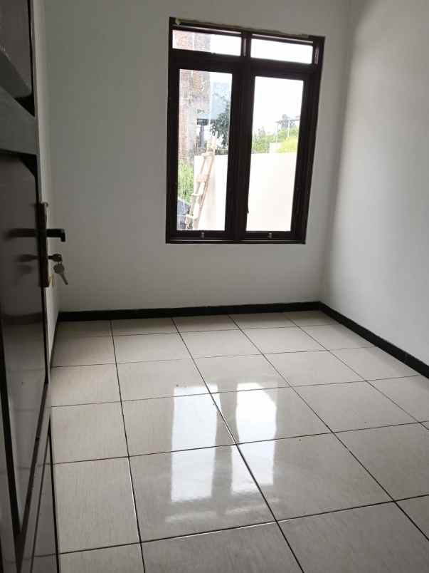 murah dijual rumah siap huni 300 jutaan di cipageran