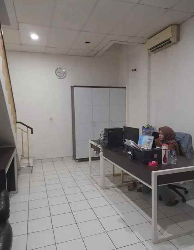 rukan botanical 2 lantai joglo jakarta barat