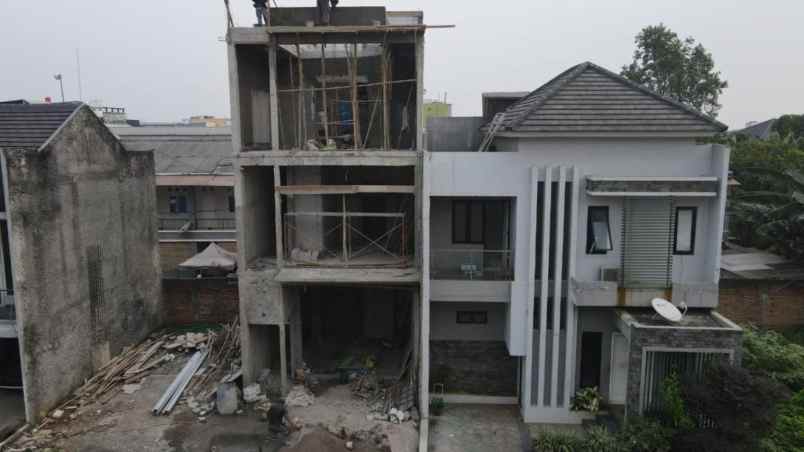 rumah 2 lantai dalam cluster cinere inden 6 bulan