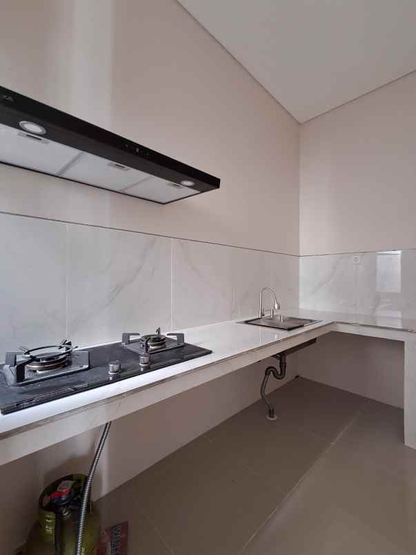 rumah 2 lantai di cluster banyumanik semarang