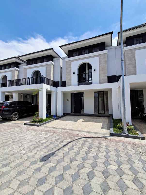 rumah 2 lantai di cluster banyumanik semarang
