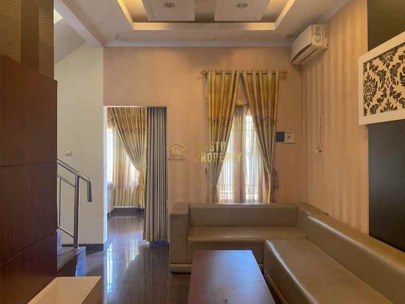 rumah 2 lantai di sambilegi maguwoharjo bawah pasaran