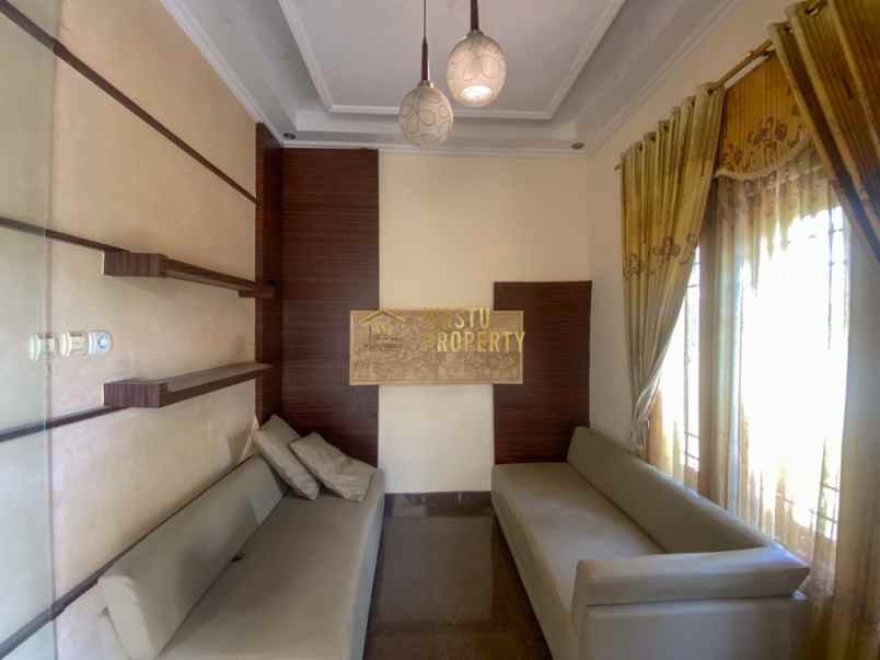 rumah 2 lantai di sambilegi maguwoharjo bawah pasaran