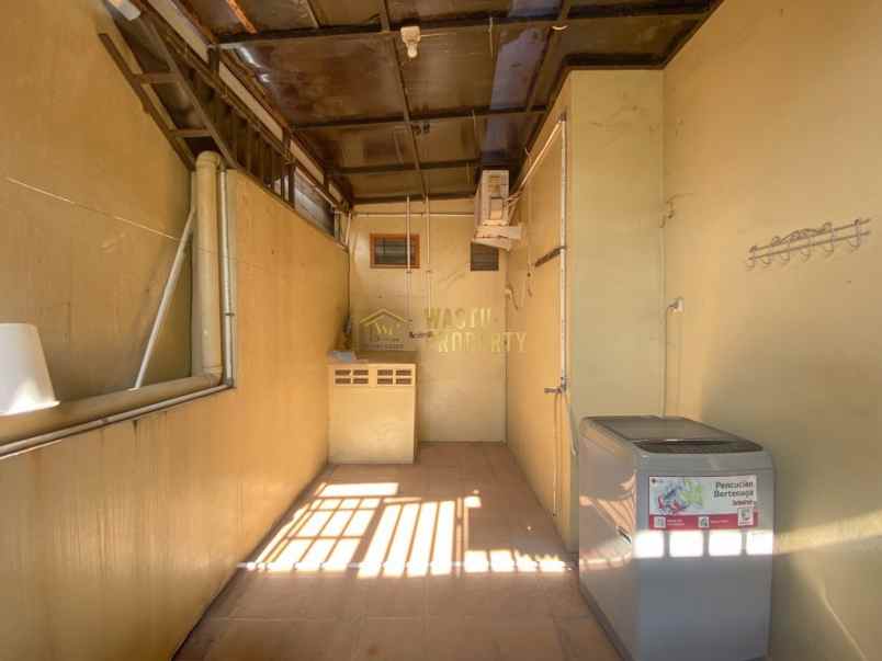 rumah 2 lantai di sambilegi maguwoharjo bawah pasaran