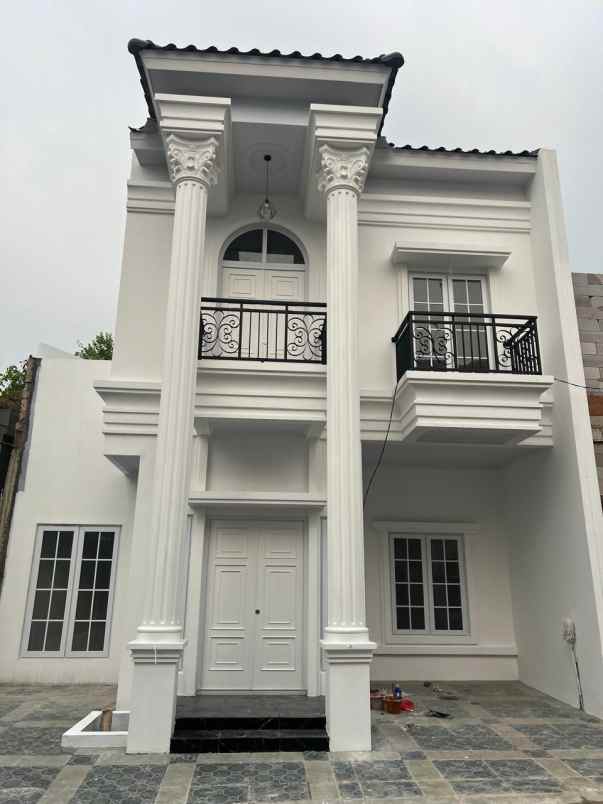 rumah 2 lantai zeins adhiasta cibubur jakarta timur