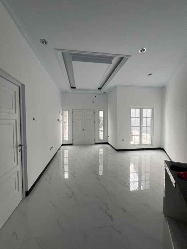 rumah 2 lantai zeins adhiasta cibubur jakarta timur