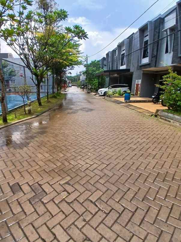 rumah baru 2 lantai dalam cluster di pengasinan depok