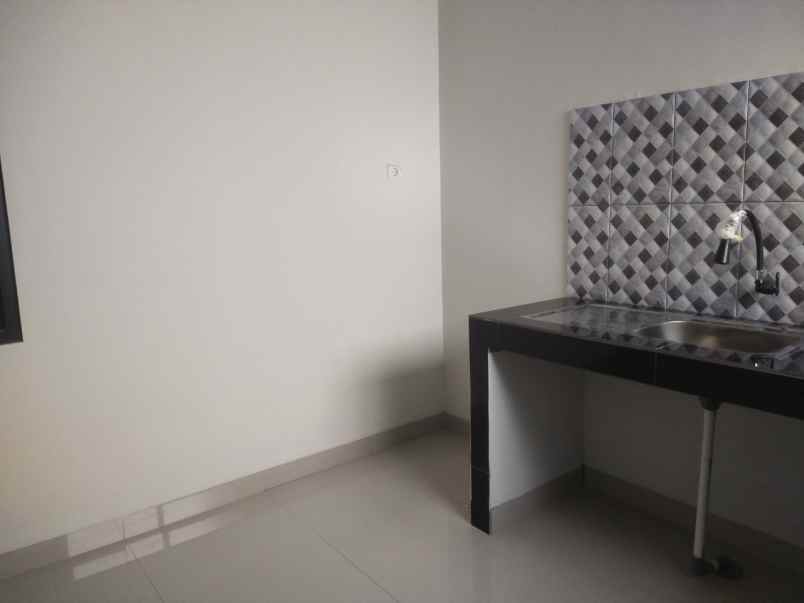 rumah baru 2 lantai di perumnas 1 kota bekasi