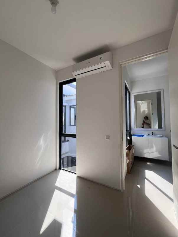 rumah baru bonus furnish amesta living surabaya timur