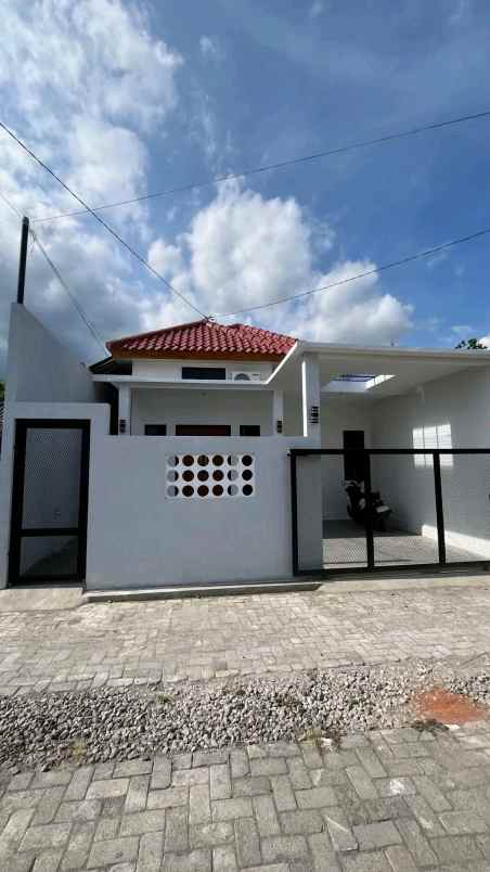 rumah baru dalam cluster di 4 km utara candi prambanan