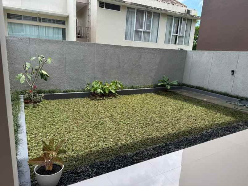 rumah baru desain modern kekinian di dago bandung