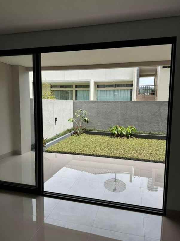 rumah baru desain modern kekinian di dago bandung