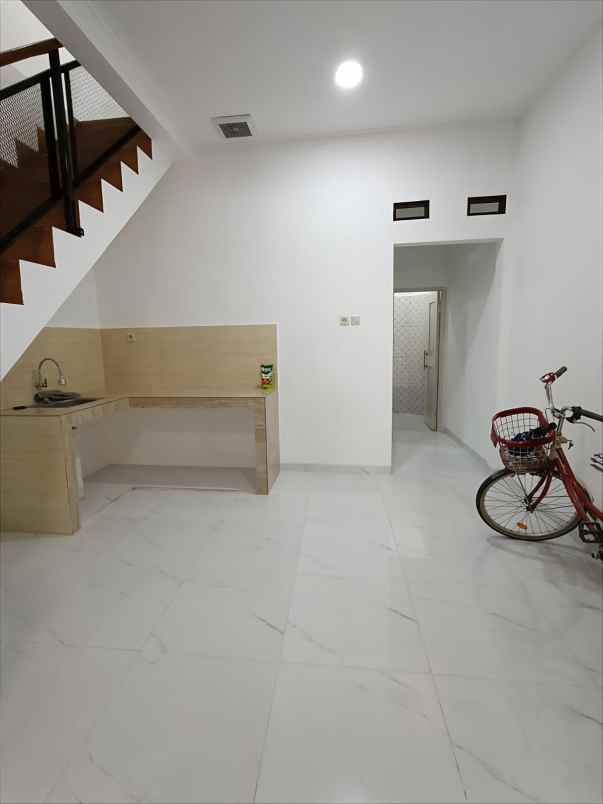 rumah baru lokasi strategis di rawasari jakpus