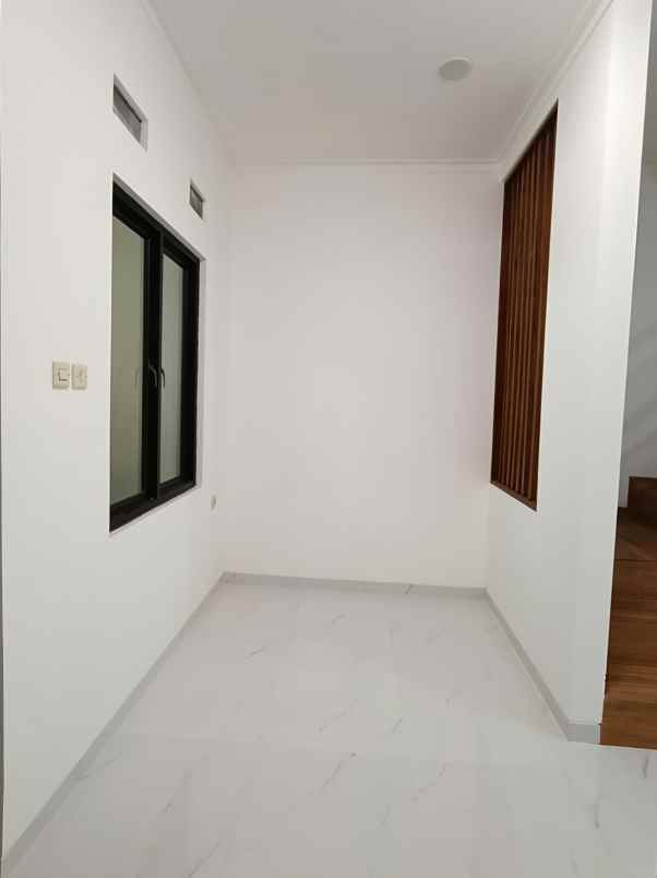 rumah baru lokasi strategis di rawasari jakpus