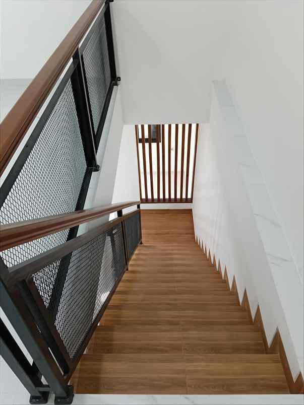 rumah baru lokasi strategis di rawasari jakpus