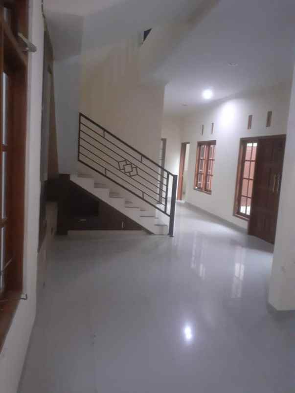 rumah baru sudah di renovasi siap huni