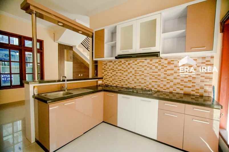 rumah baru sudah di renovasi siap huni