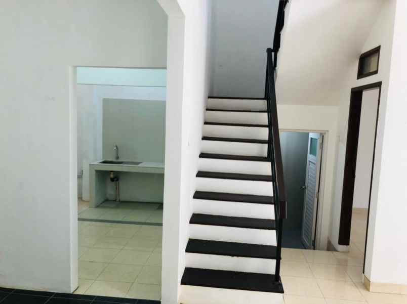 rumah cinere limo depok