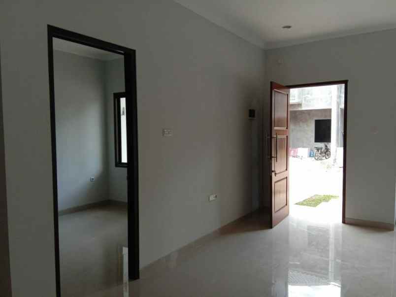 rumah cirendeu ciputat timur