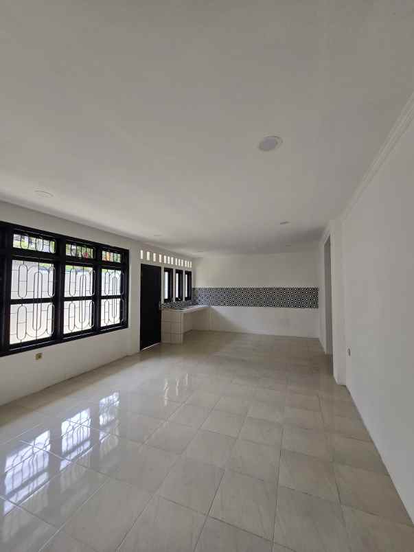 rumah dalam komplek harga di bawah pasaran siap huni