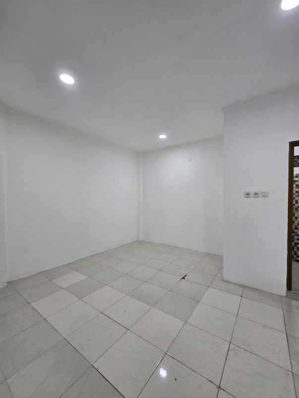 rumah dalam komplek harga di bawah pasaran siap huni