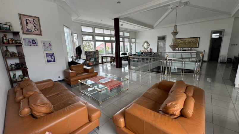 rumah di cigadung kodya bandung bebas banjir strategis