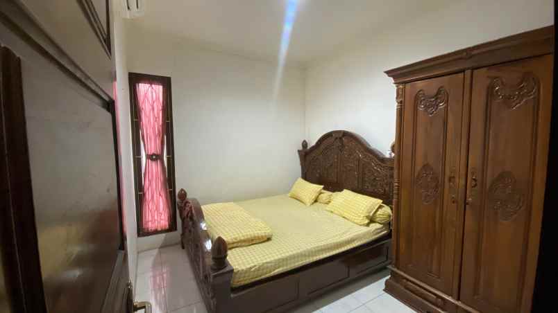 rumah dijual semi furnish di perumahan ciledug