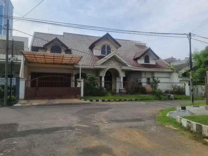 rumah furnish dharmahusada indah row jalan 2 mobil