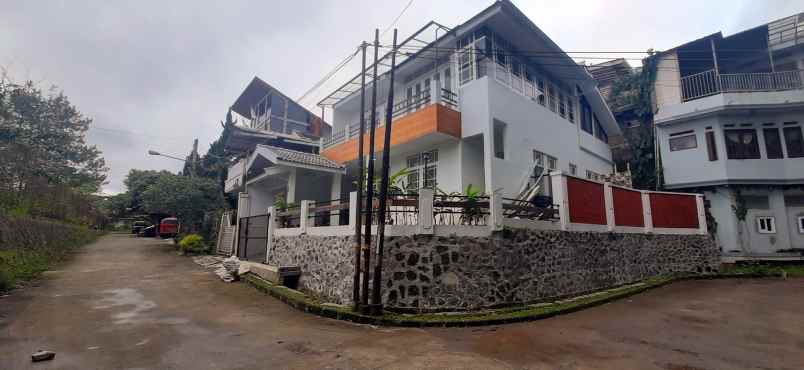 rumah jalan bojong koneng atas