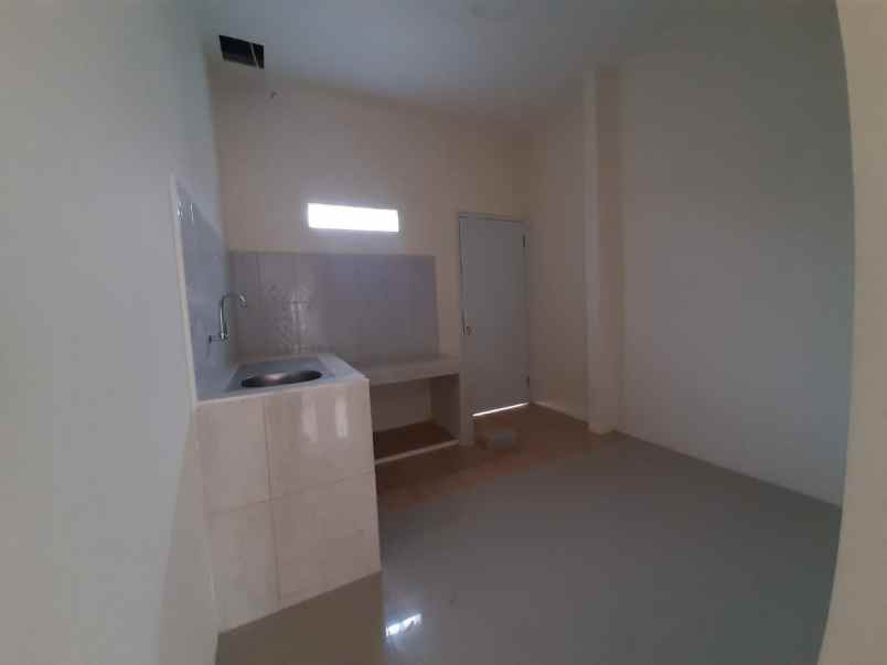 rumah jalan raya kunciran