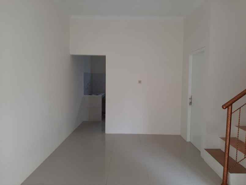 rumah jalan raya kunciran