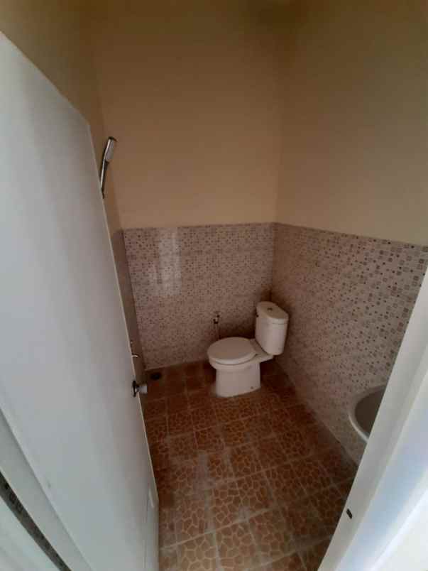 rumah jalan raya kunciran