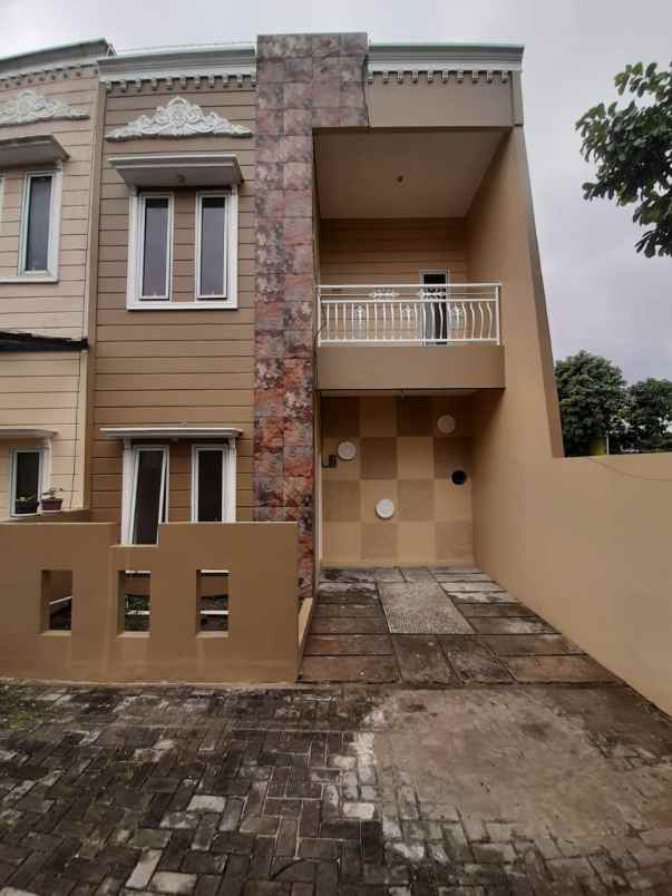 rumah jalan raya kunciran