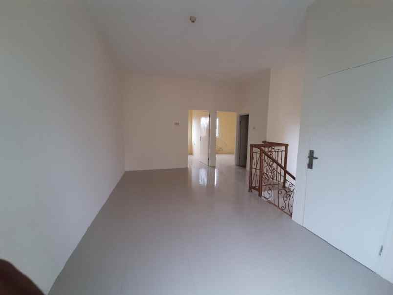 rumah jalan raya kunciran