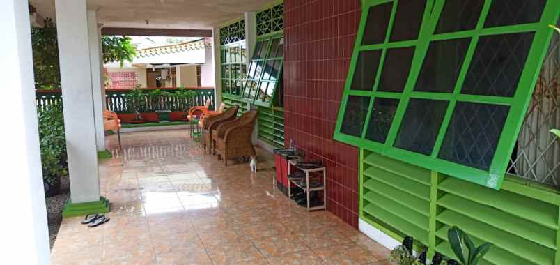 rumah jalan soekarno hatta 8