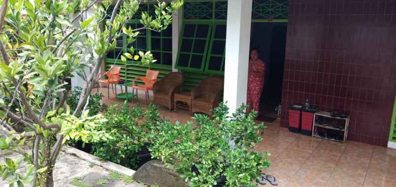 rumah jalan soekarno hatta 8