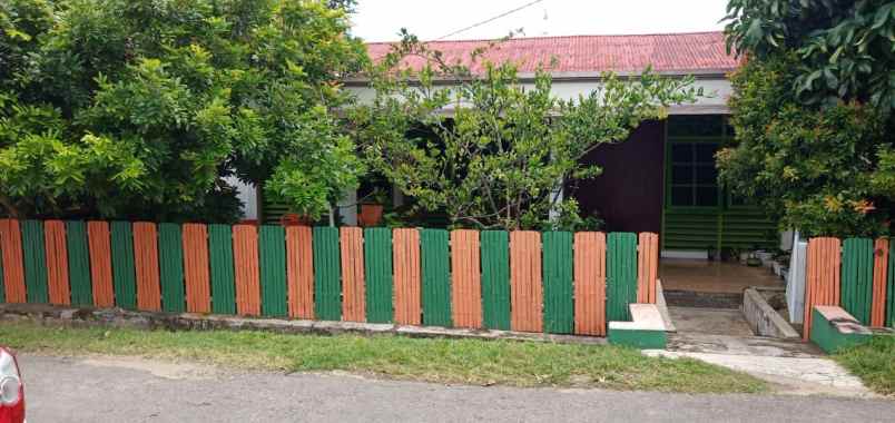 rumah jalan soekarno hatta 8