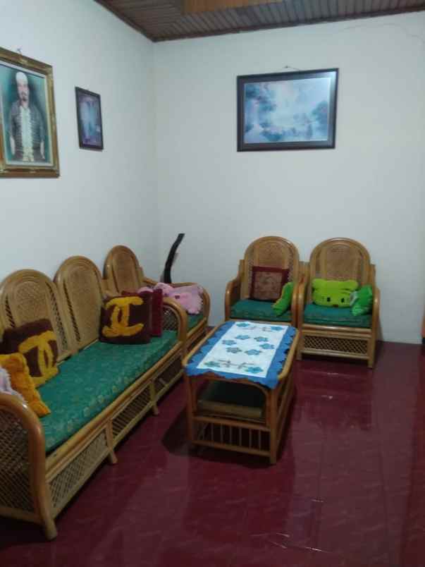 rumah jalan soekarno hatta 8