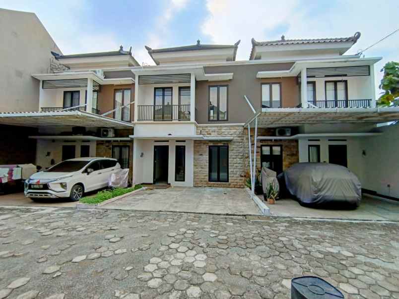 rumah jl raya pasir putih