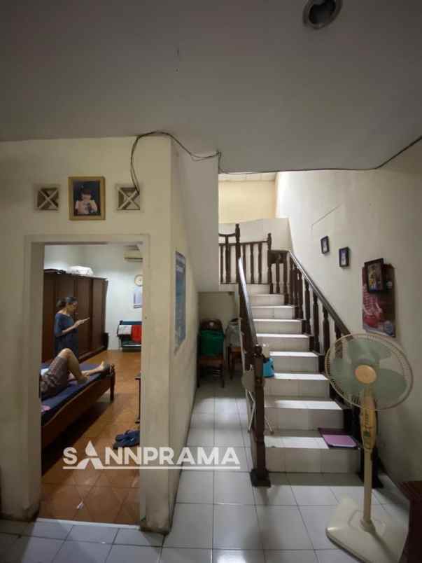 rumah kebayoran lama selatan